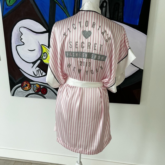 Victorias Secret Limited Collection Iconic Stripe Pink Wrap Robe - Picture 2 of 16